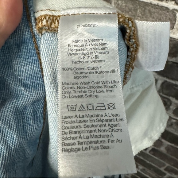 Madewell relaxed denim shorts cut off light wash - Picture 9 of 9